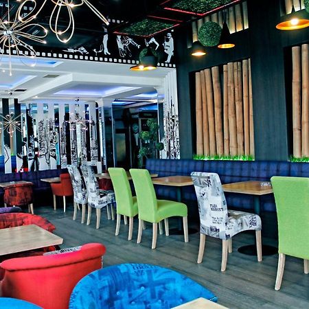 Estrada Lux Hotel เบลเกรด ภายนอก รูปภาพ