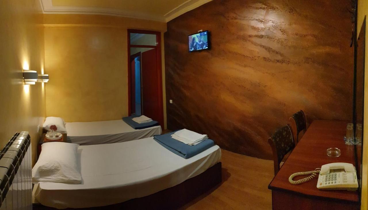 Estrada Lux Hotel เบลเกรด ภายนอก รูปภาพ