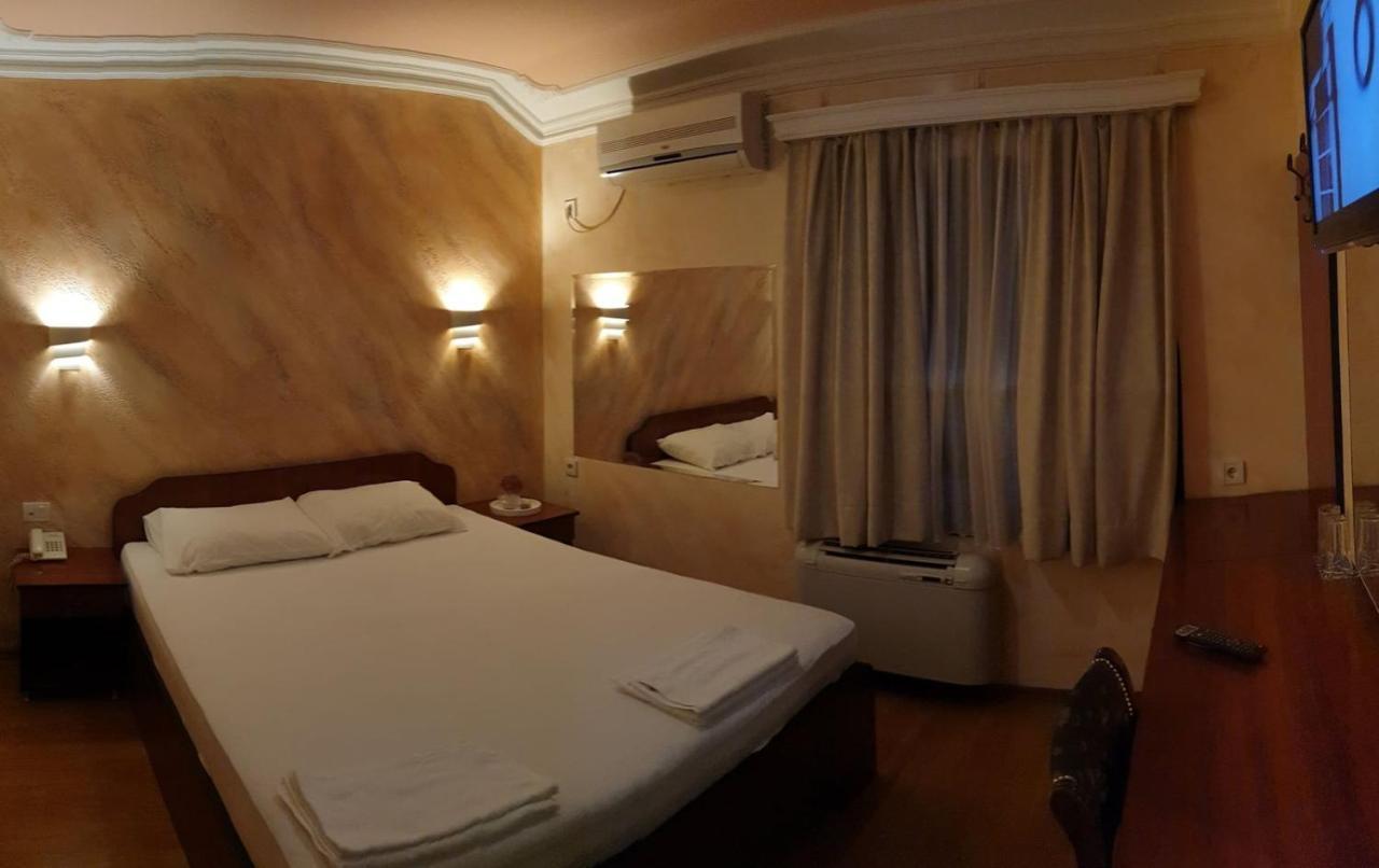 Estrada Lux Hotel เบลเกรด ภายนอก รูปภาพ